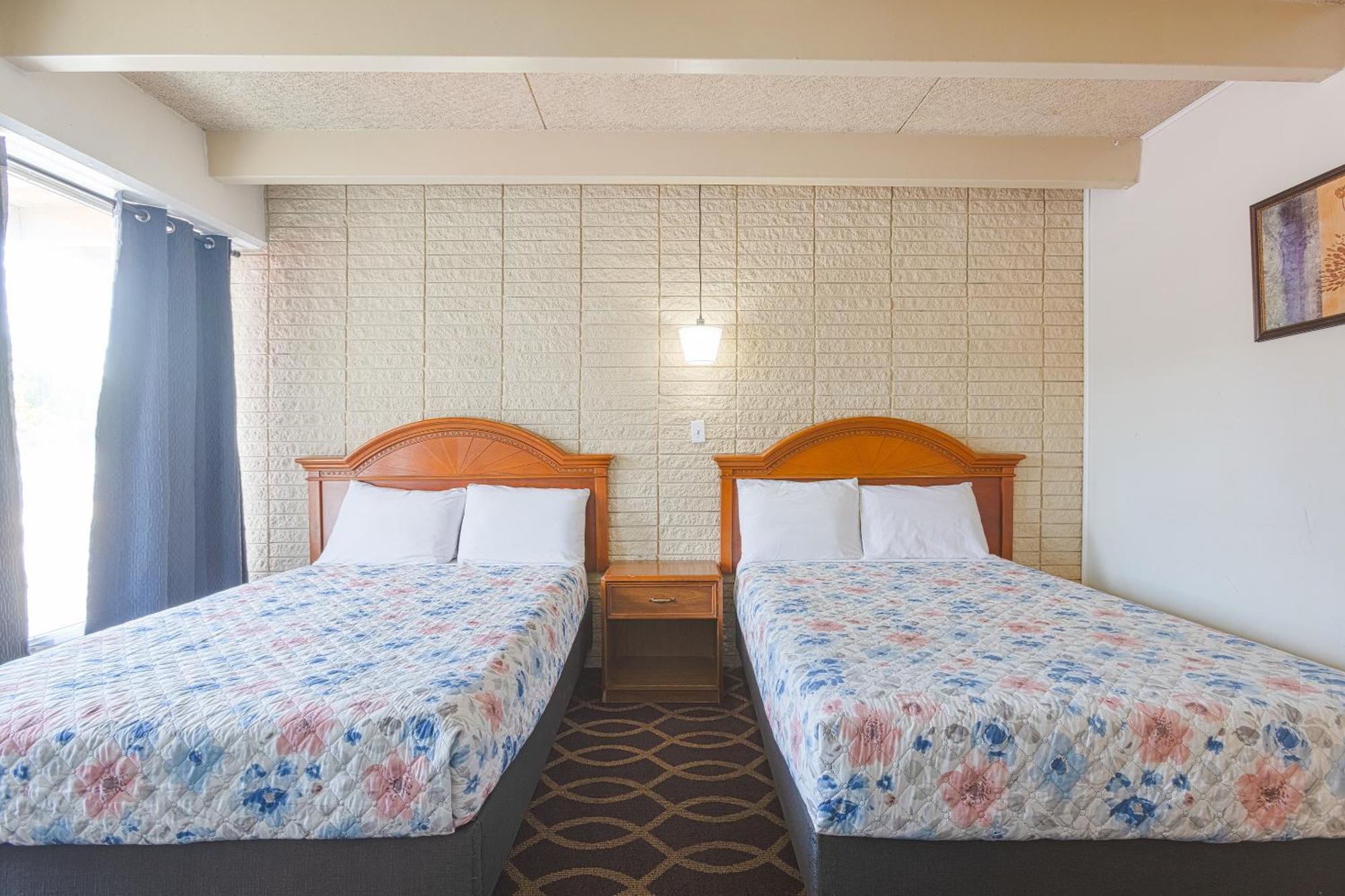 Sonrise Inn Lincoln Hwy By Oyo Breezewood Экстерьер фото