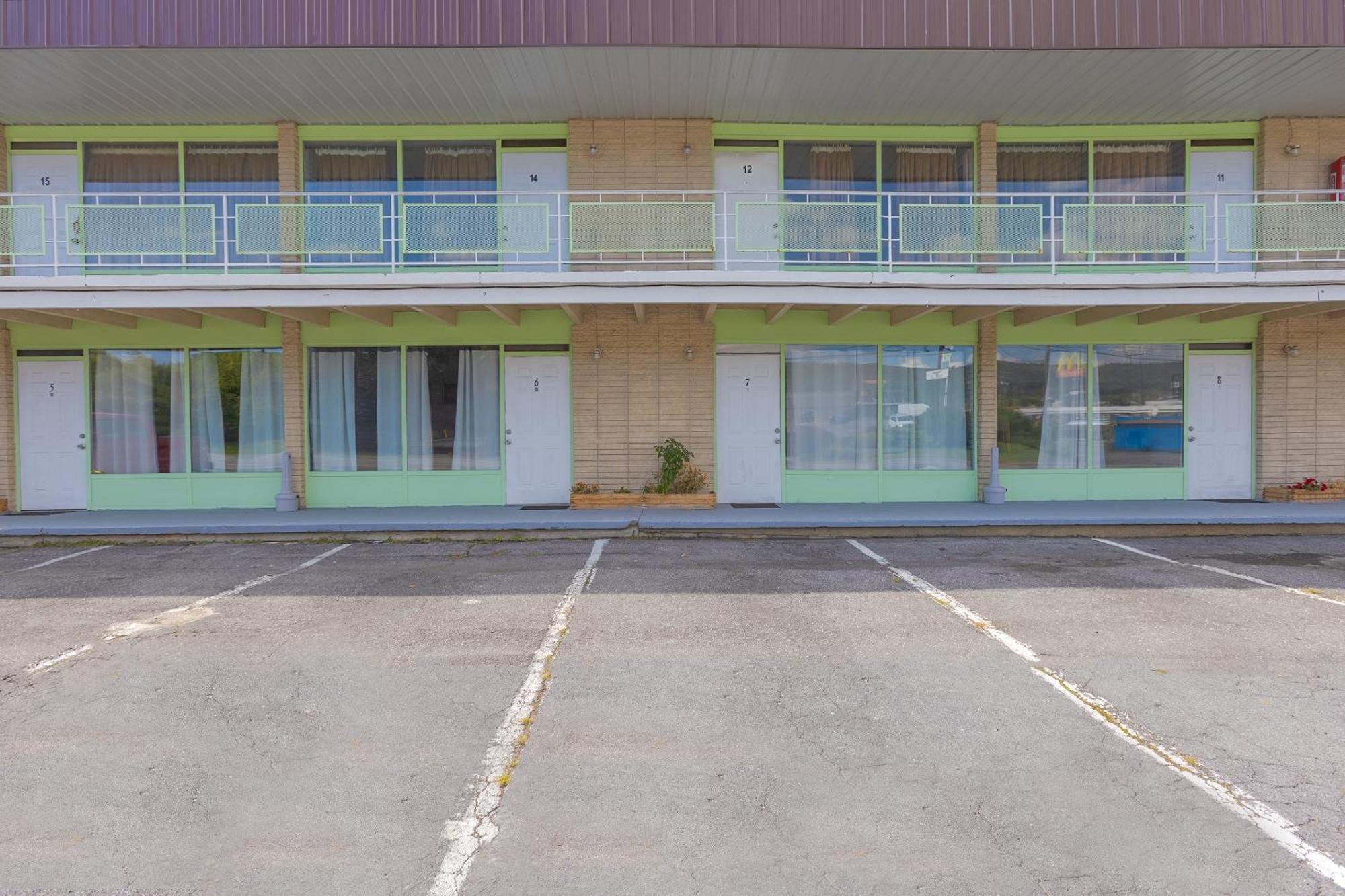 Sonrise Inn Lincoln Hwy By Oyo Breezewood Экстерьер фото