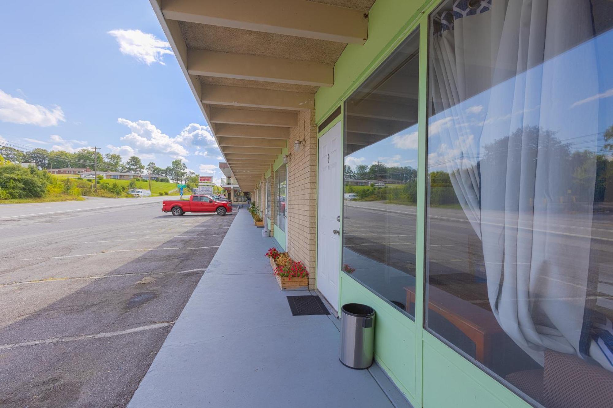 Sonrise Inn Lincoln Hwy By Oyo Breezewood Экстерьер фото