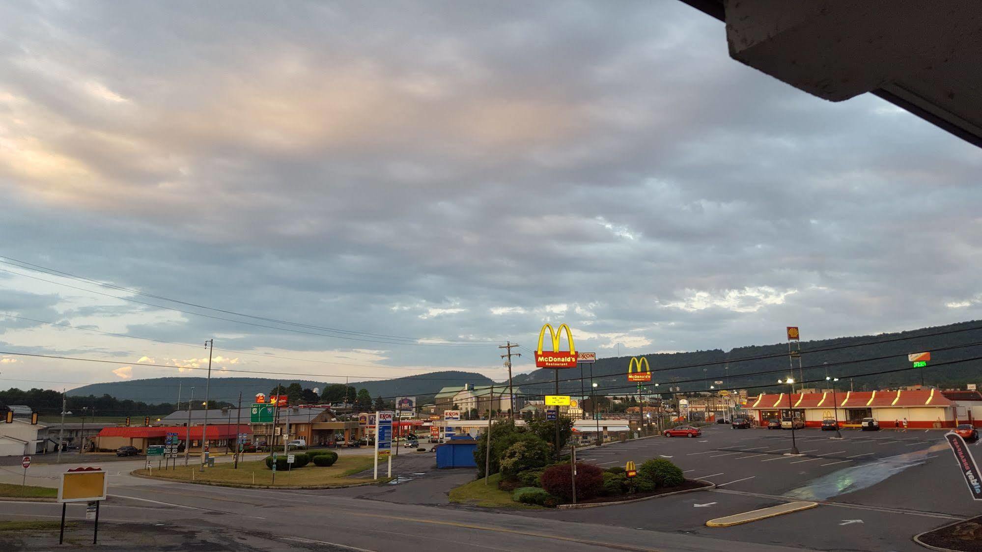 Sonrise Inn Lincoln Hwy By Oyo Breezewood Экстерьер фото