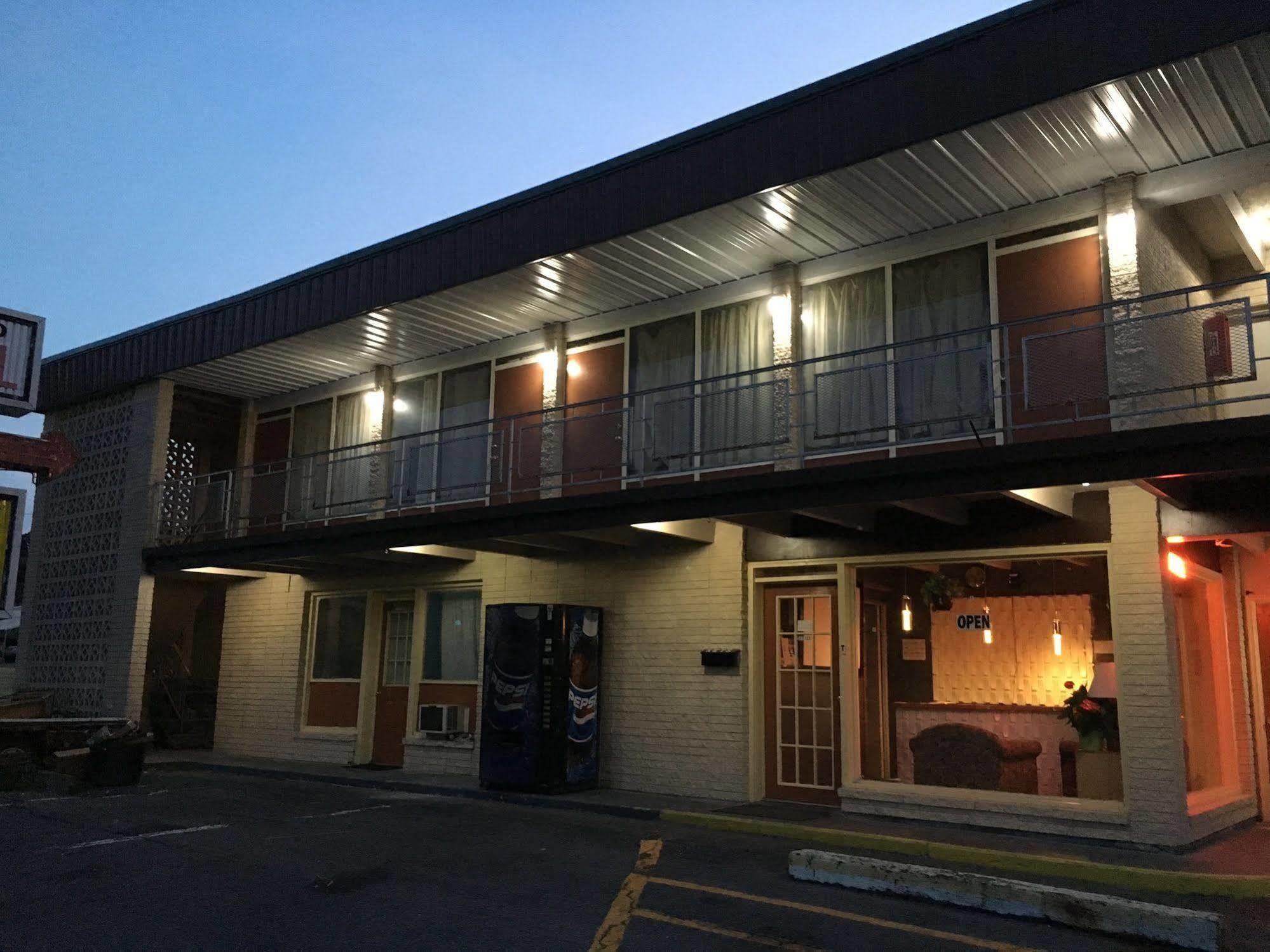 Sonrise Inn Lincoln Hwy By Oyo Breezewood Экстерьер фото